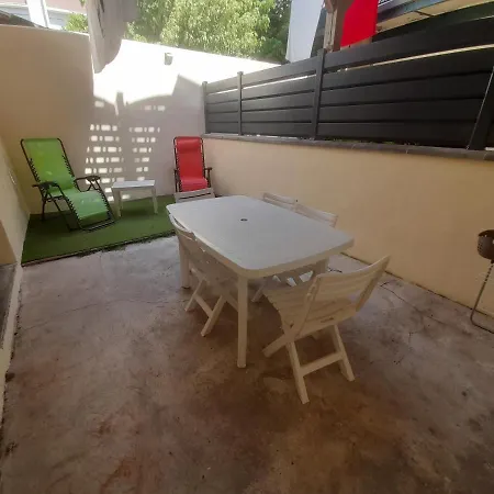 Au 70 Apartment Millau Exterior photo